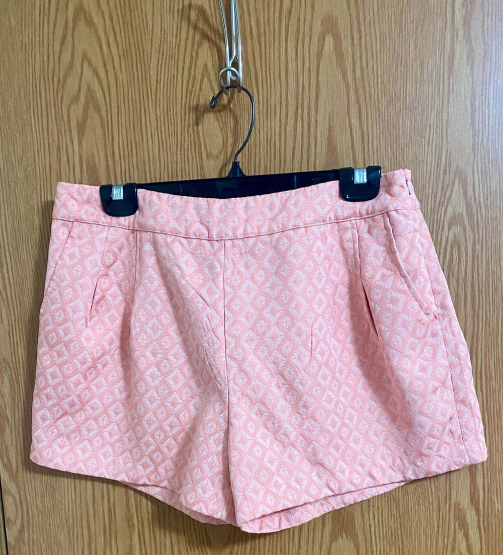 Buttons Peach Jacquard Diamond Shorts Size 1